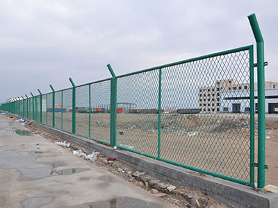 钢板网护栏图片1