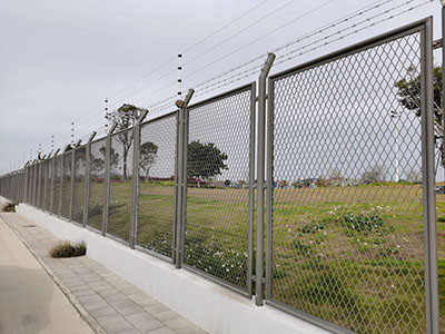 钢板网护栏图片4